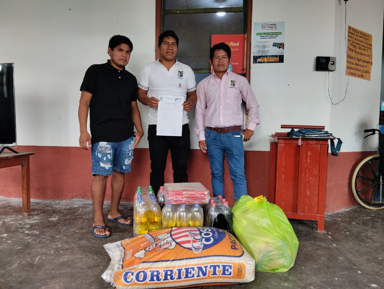 Municipaidad de Trompeteros brinda apoyo con víveres al Apu de la comunidad nativa 22 de Julio por su aniversario