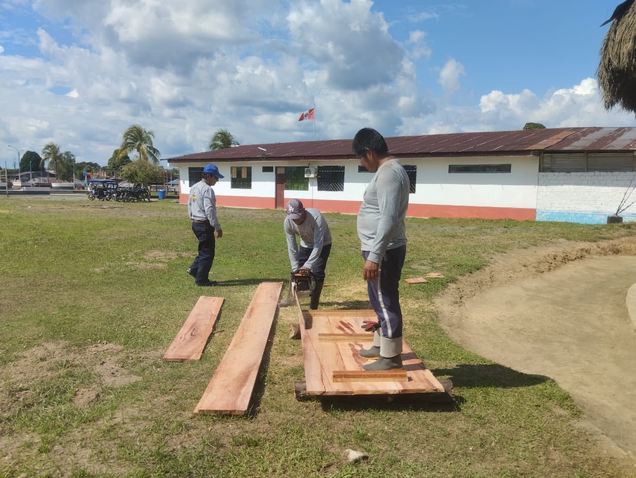 Municipalidad de Trompeteros brinda apoyo solidario a la familia de la señora Geimaldina con entrega de ataúd